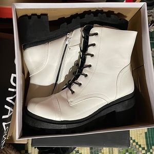 Combat boot